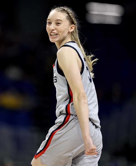 paige bueckers uconn roster